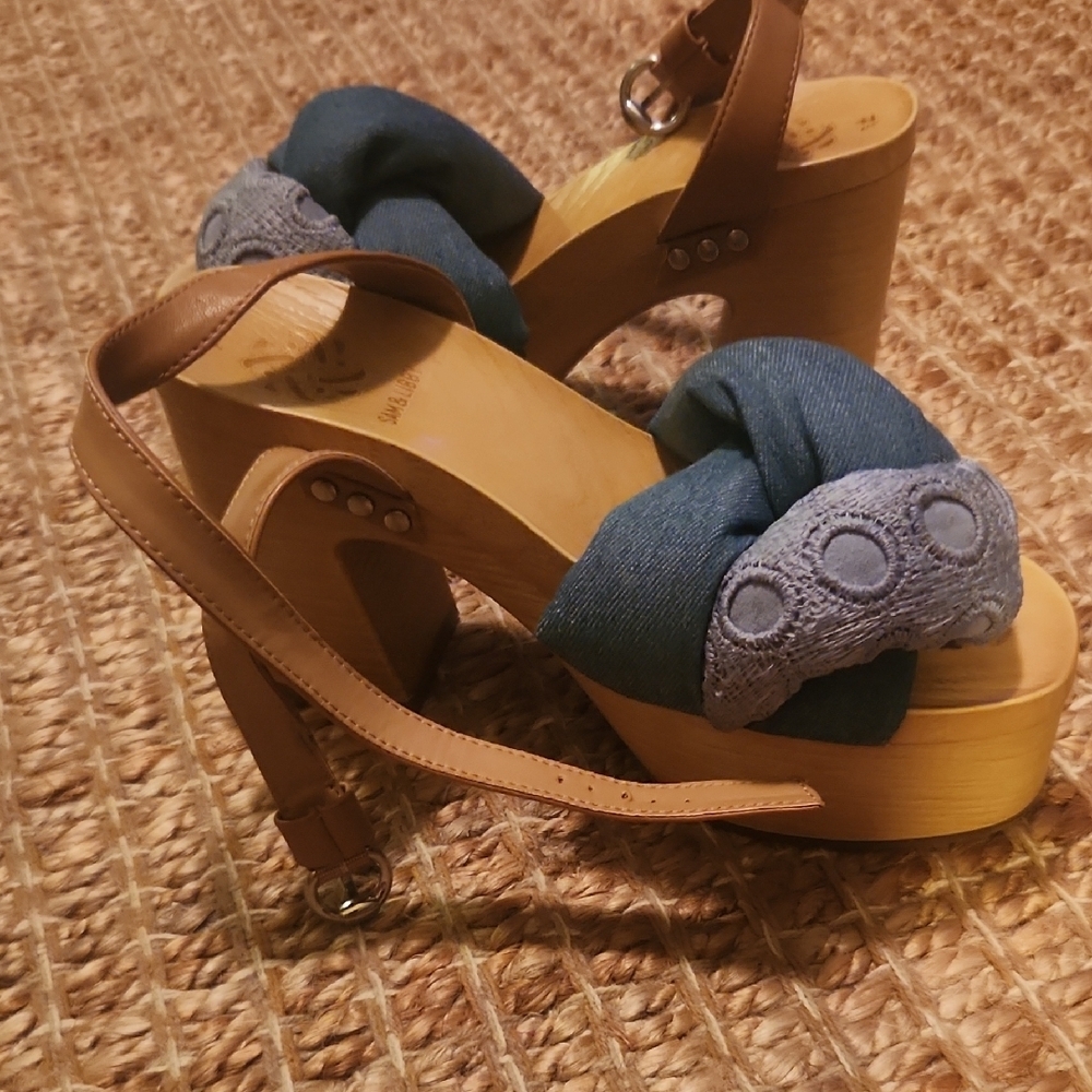 Sam & Libby Blue and Tan Platform Sandals with Decorative Straps